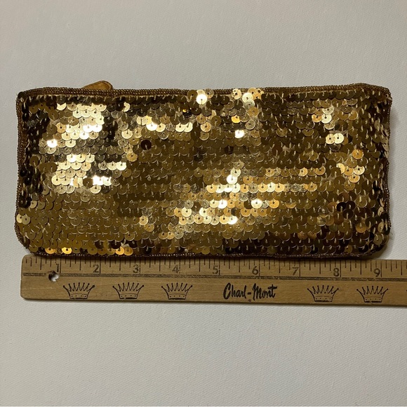 New York and Company Gold Sequin Wristlet Clutch - Picture 7 of 7